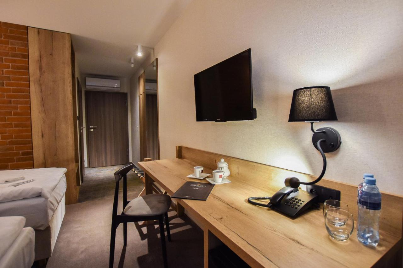 Strzelnica Hotel I Restauracja Starogard Gdański エクステリア 写真