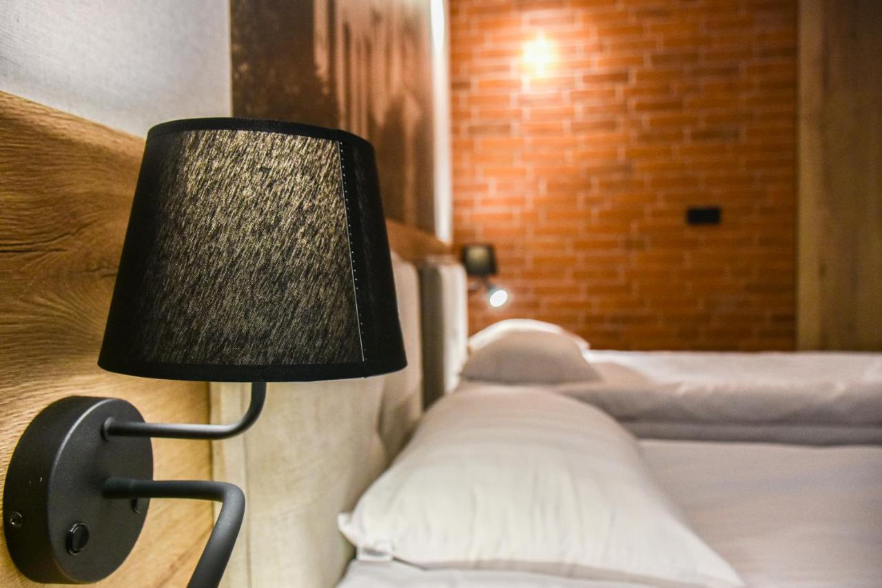 Strzelnica Hotel I Restauracja Starogard Gdański エクステリア 写真