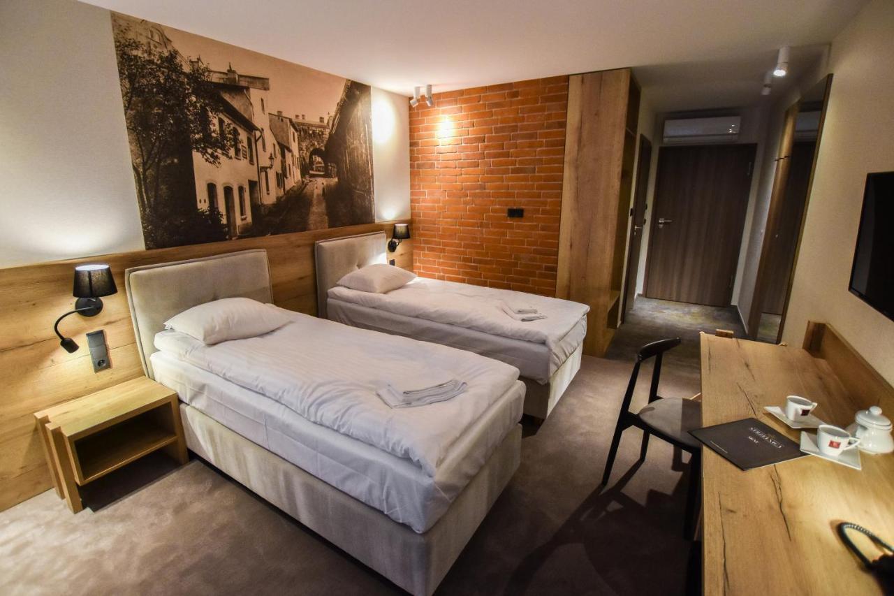 Strzelnica Hotel I Restauracja Starogard Gdański エクステリア 写真