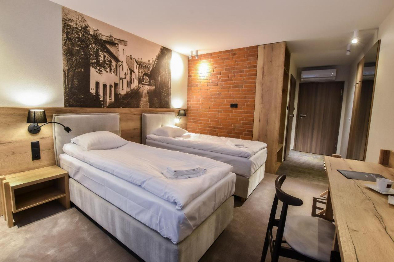 Strzelnica Hotel I Restauracja Starogard Gdański エクステリア 写真
