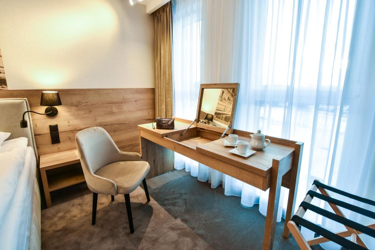 Strzelnica Hotel I Restauracja Starogard Gdański エクステリア 写真
